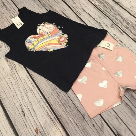 Baby Gap Girls 12-18 Months Heart Peace Shirt & Shorts - Picture 2 of 3